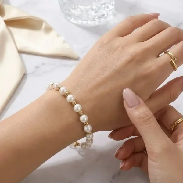 Pulsera de perla blanca para mujer con cadena en acero inoxidable y baño de oro 18k