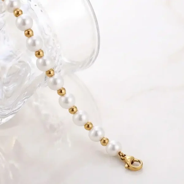 Impactantes pulseras en perlas B02350G