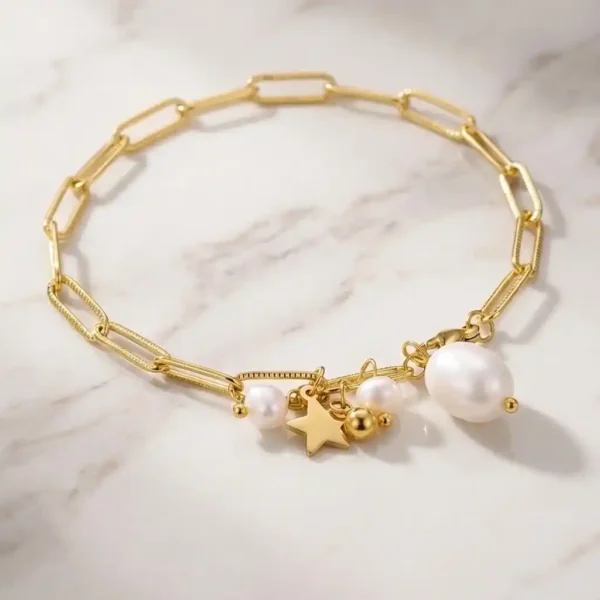 pulseras-de-perla-con-dijes-en-acero-inoxidable-y-baño-de-oro-18k Radiantes pulseras mujeres B02378G